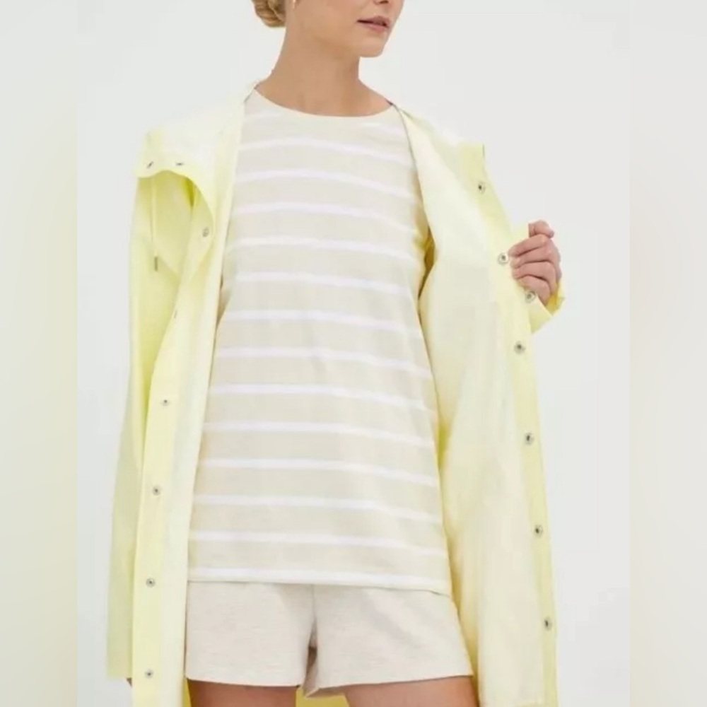 NWT RAINS Unisex Long Waterproof Jacket Full Snap Hood Pockets Sizes S,M, L.